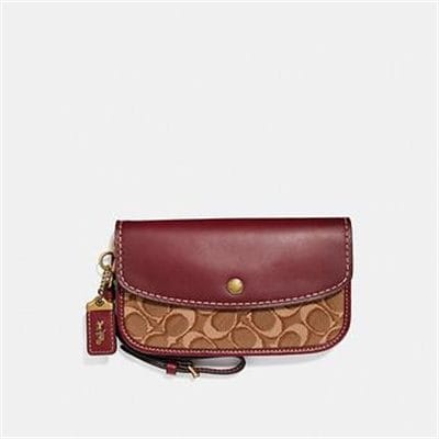 Fashion 4 - CLUTCH IN SIGNATURE JACQUARD