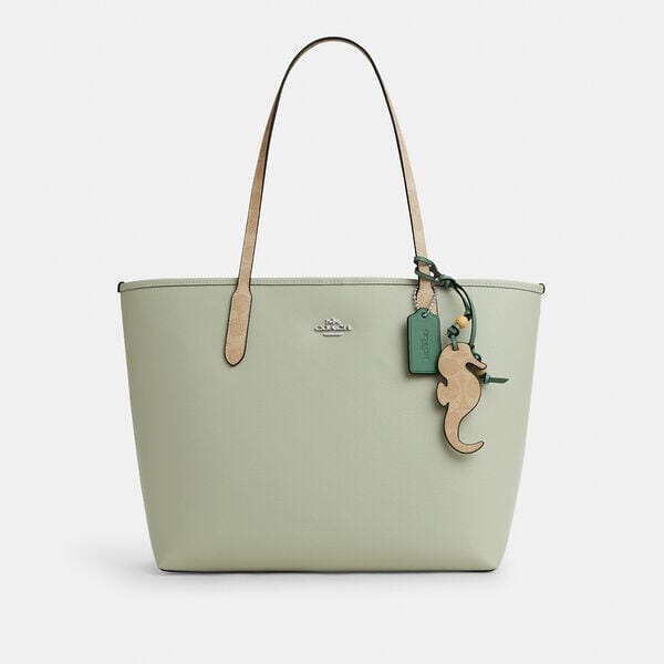 Fashion 4 - City Tote Bag With Seahorse Charm