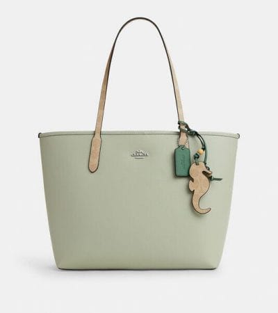 Fashion 4 - City Tote Bag With Seahorse Charm