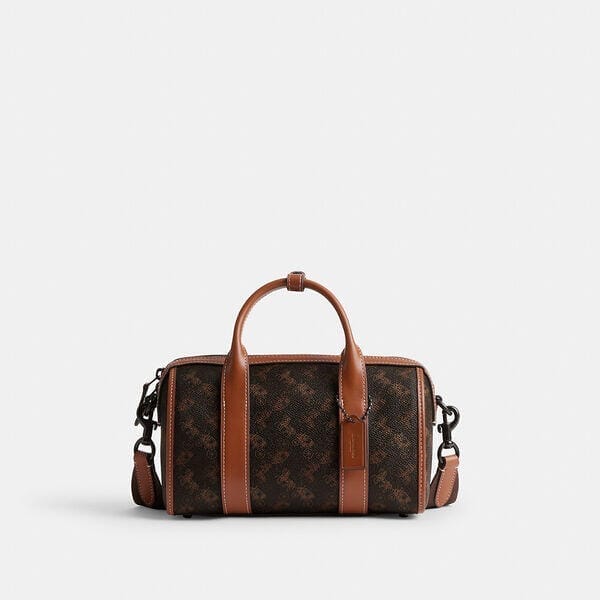 Fashion 4 - Gotham Duffle Bag 24 With Horse And Carriage Print