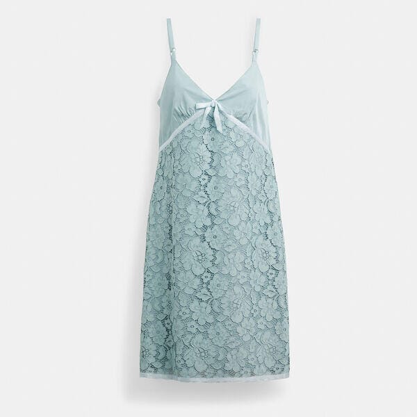 Fashion 4 - Lace Dress