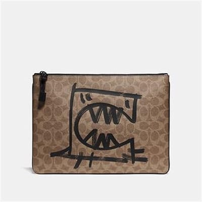 Fashion 4 - POUCH 30 IN SIGNATURE CANVAS WITH REXY BY GUANG YU