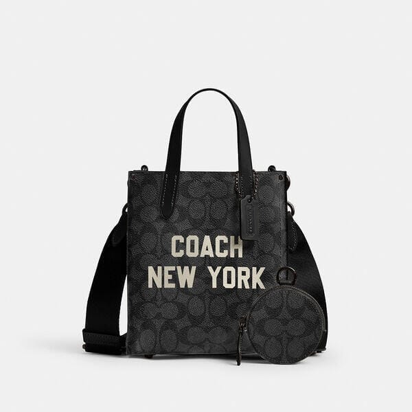 Fashion 4 - Relay Tote Bag 17 In Signature Canvas With Coach Graphic