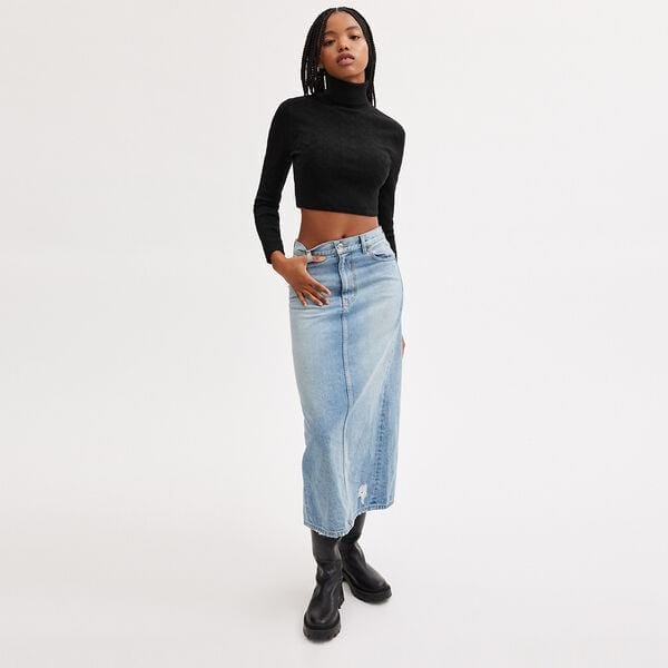 Fashion 4 - Signature Knit Cropped Turtleneck