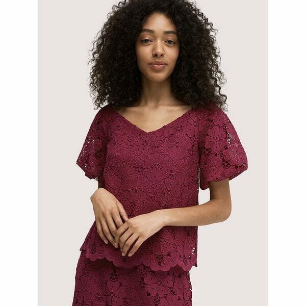 Fashion 4 - Spade Lace Top