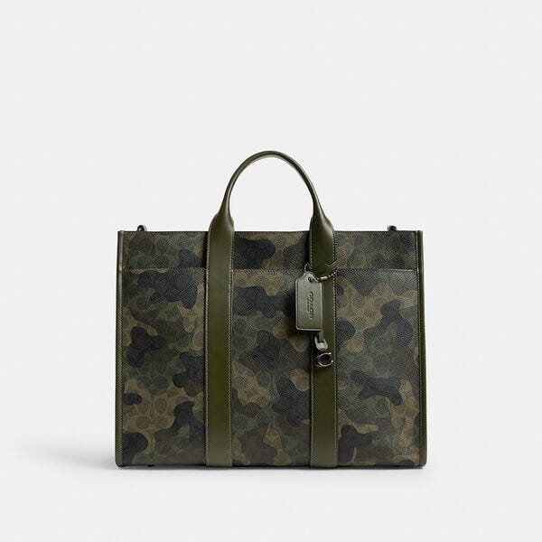 Fashion 4 - Wesley Tote In Signature Camo Print