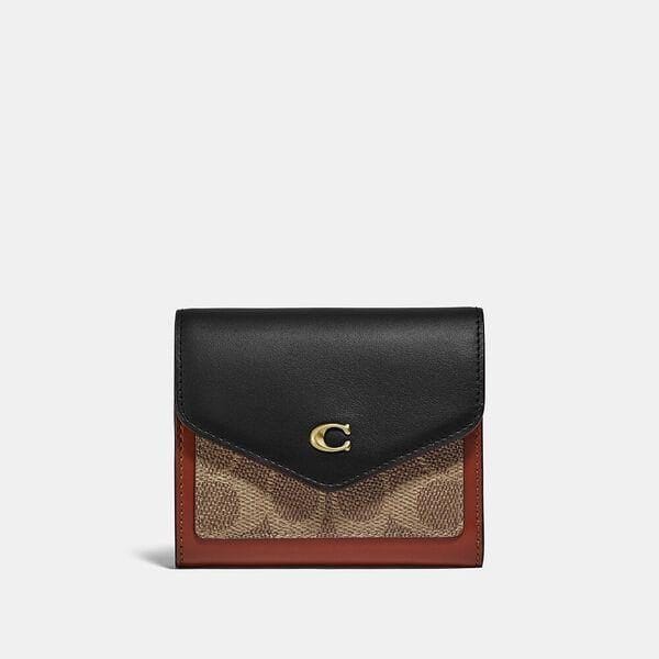 Fashion 4 - Wyn Small Wallet In Colorblock Signature Canvas