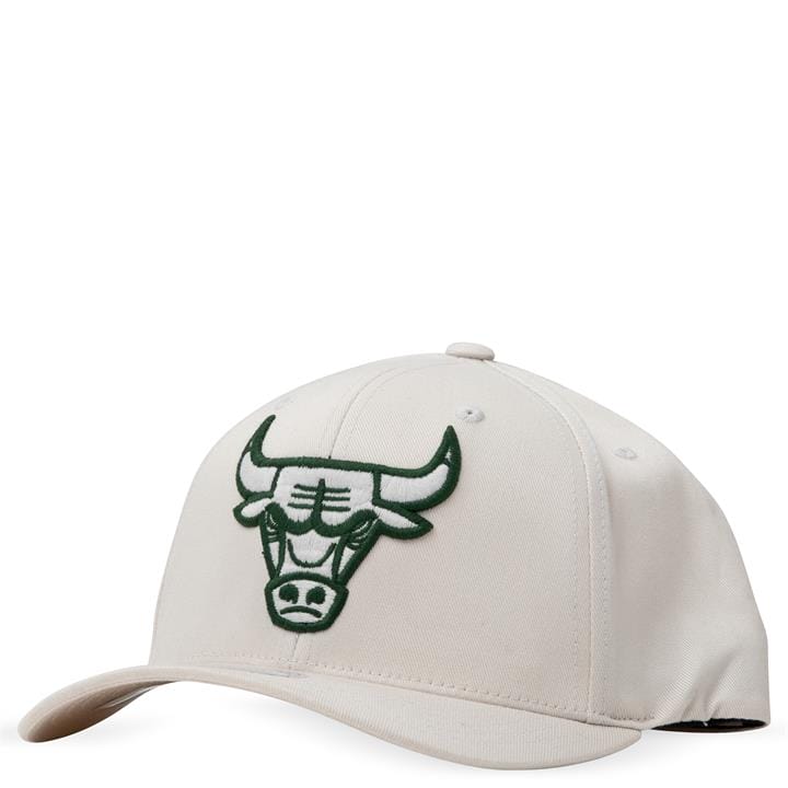 OJAM - Pivot - Mitchell & Ness Chiacgo Bulls Stone Forest Cap  Size OS Unisex