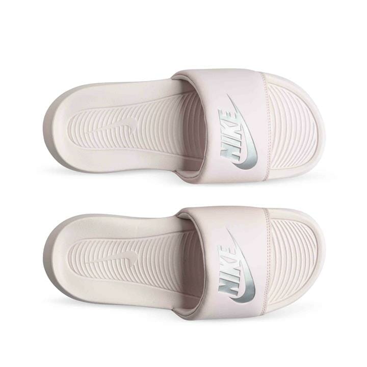 OJAM - Pivot - Nike Victori One Barely  Size 5 Womens